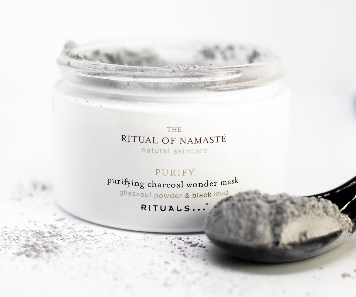 What Are the Benefits of Activated Charcoal for Skin? - LotusMB